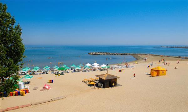 Hotel Delfin Mamaia Exterior foto
